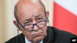 Fransa Dışişleri Bakanı Jean-Yves Le Drian, Eylül ayında Moskova'yi ziyaret ederek Rusya Dışişleri Bakanı Sergey Lavrov ile görüşmüştü. 